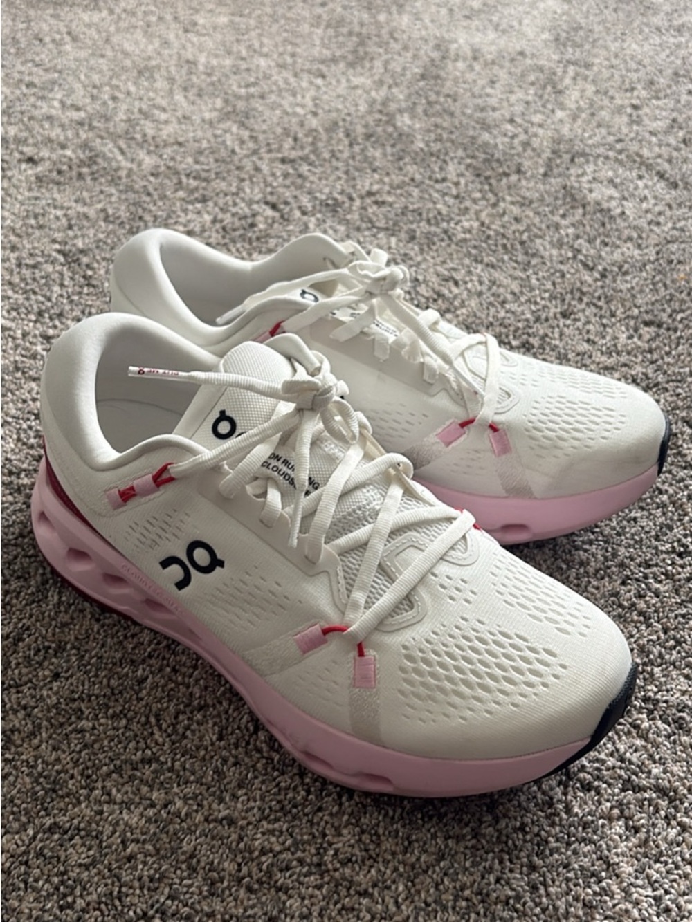 Women’s OC  White Athletic Sneakers Cloudsurfer with Pink Midsole